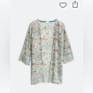 Floral Crochet Trim Cape in Green